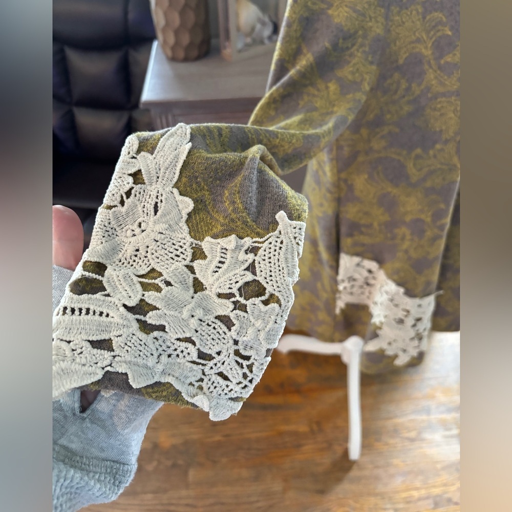 Entro Lace Detail Dress - Picture 3 of 8